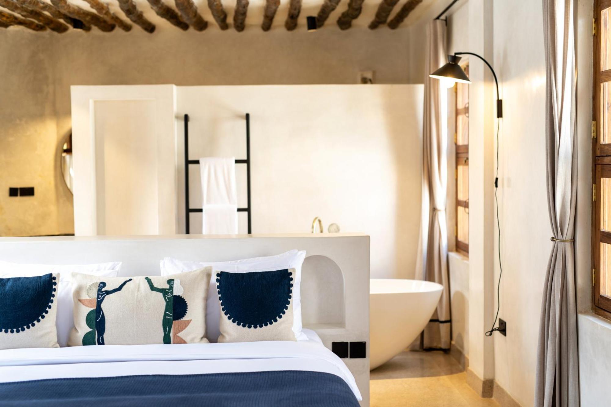 The Neela Boutique Hotel Stone Town Занзибар Экстерьер фото
