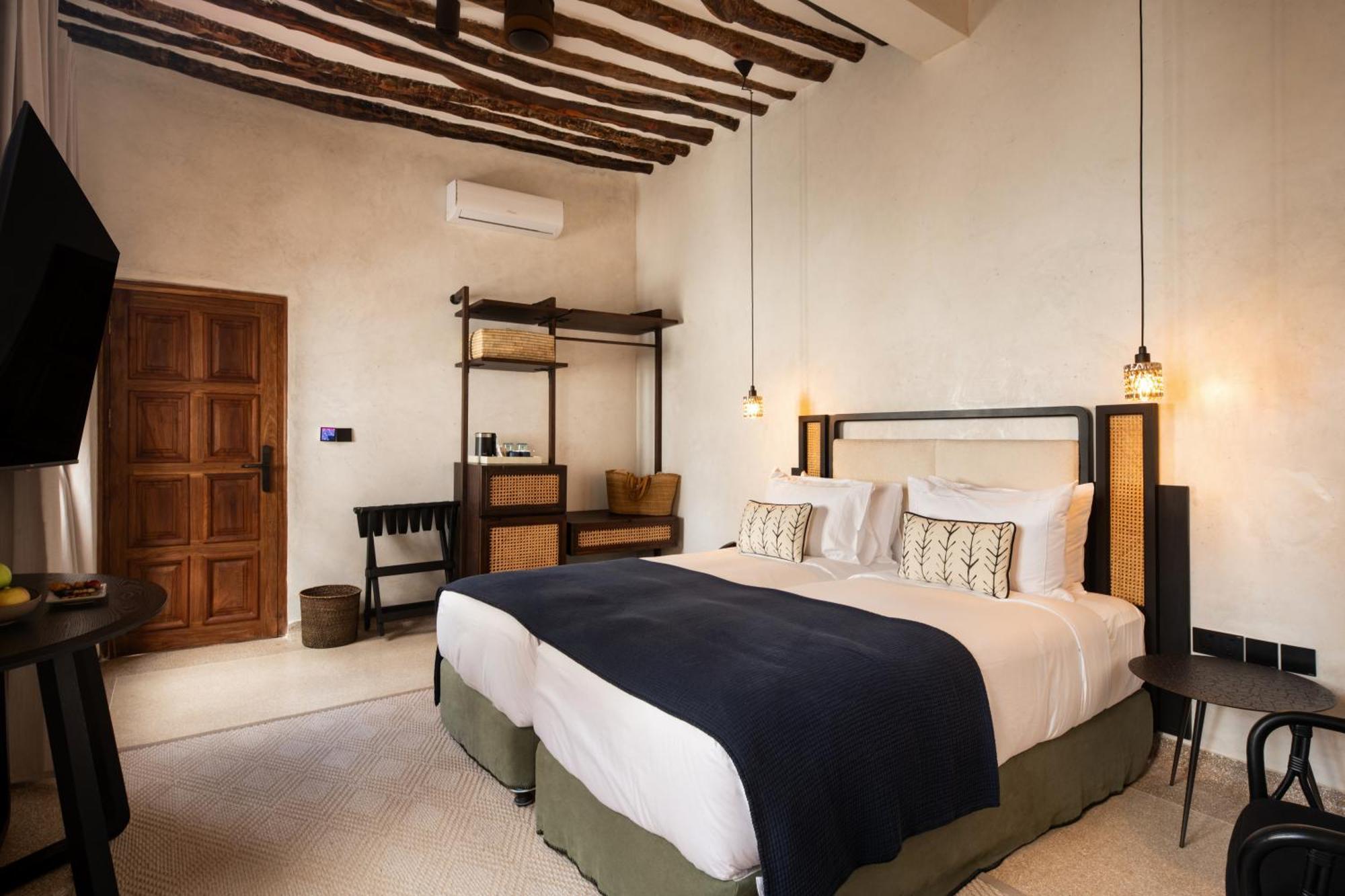 The Neela Boutique Hotel Stone Town Занзибар Экстерьер фото