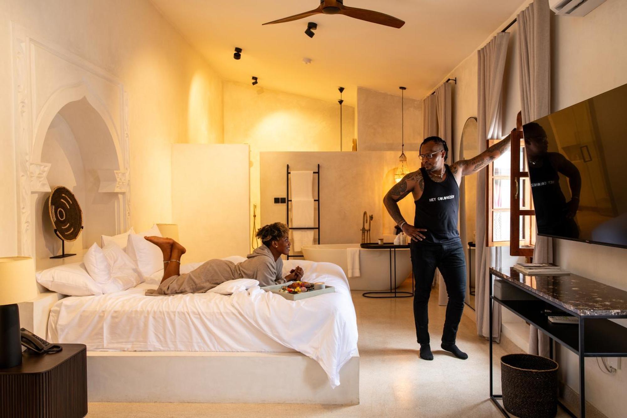 The Neela Boutique Hotel Stone Town Занзибар Номер фото